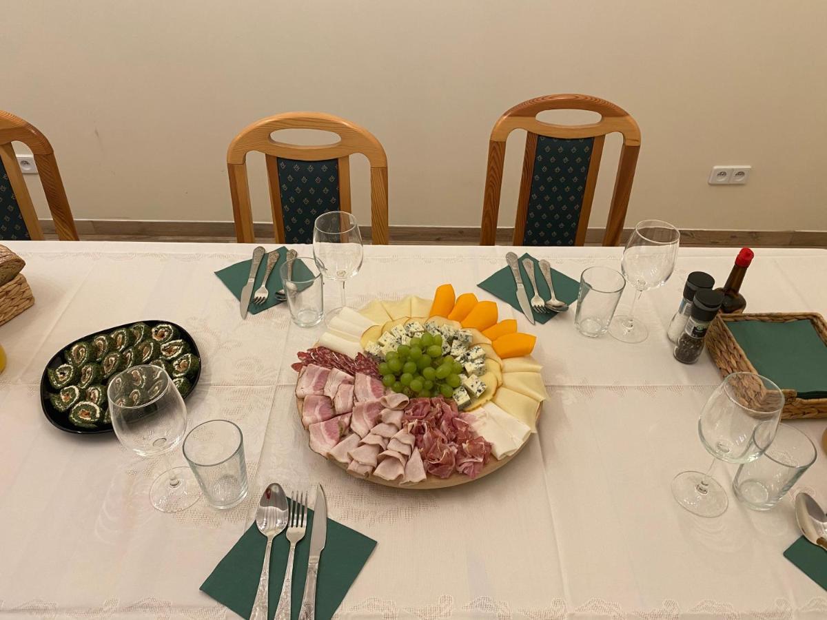 Sekocin Lesna Polana Bed & Breakfast エクステリア 写真